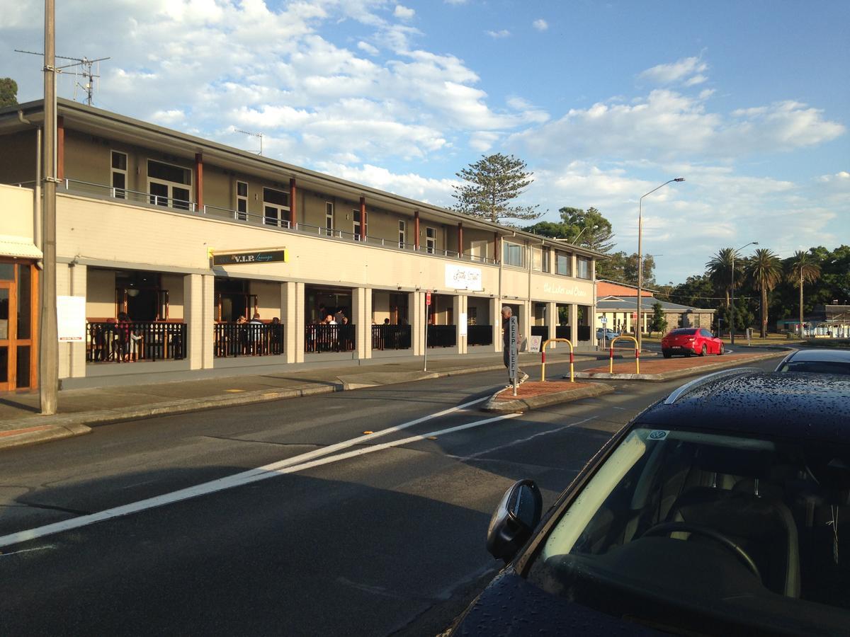 Lakes And Ocean Hotel Forster Exterior photo